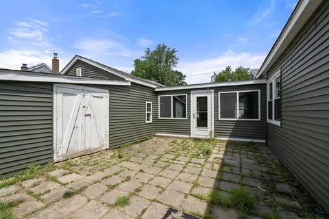 Exterior - 9 Providence Rd, Sutton, MA 01590 photo 6 of 13