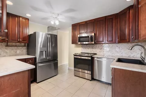 Kitchen - 9 Providence Rd, Sutton, MA 01590 photo 1 of 4