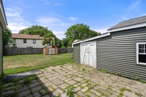 Exterior - 9 Providence Rd, Sutton, MA 01590 photo 7 of 13