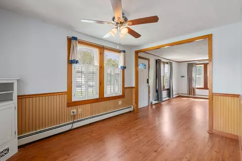 Living - 9 Providence Rd, Sutton, MA 01590 photo 6 of 7