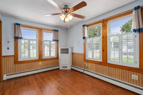 Living - 9 Providence Rd, Sutton, MA 01590 photo 5 of 7