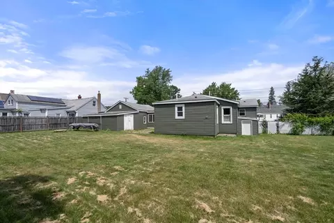 Exterior - 9 Providence Rd, Sutton, MA 01590 photo 10 of 13