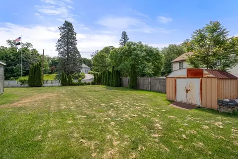 Exterior - 9 Providence Rd, Sutton, MA 01590 photo 8 of 13