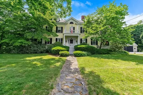11 Concord Rd, Wayland, MA 01778