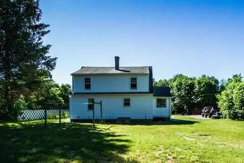 Exterior - 10 Pine St, Baldwinville, MA 01436 photo 4 of 5