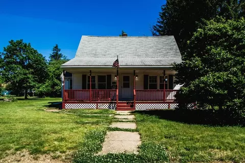 10 Pine St, Baldwinville, MA 01436