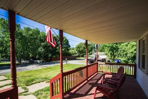 Exterior - 10 Pine St, Baldwinville, MA 01436 photo 5 of 5