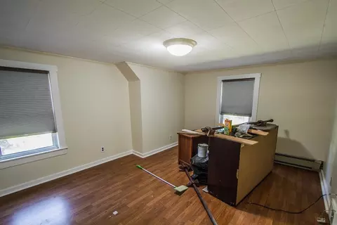 Bedroom - 10 Pine St, Baldwinville, MA 01436 photo 3 of 4