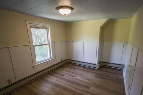 Bedroom - 10 Pine St, Baldwinville, MA 01436 photo 4 of 4