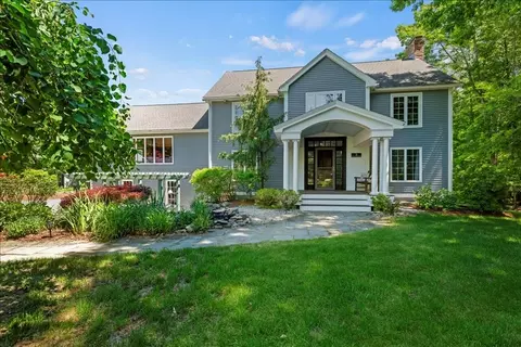 2 Fawcett Orchard Rd, Northborough, MA 01532