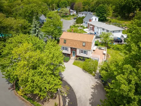 17 Ferry St, Gloucester, MA 01930