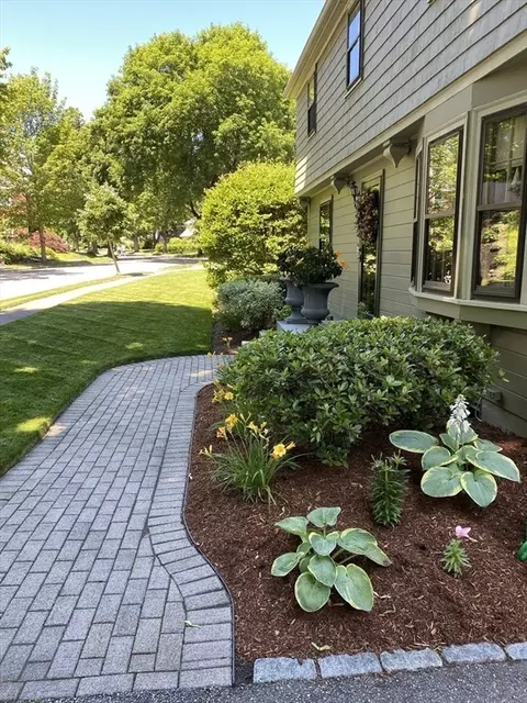 Exterior - 94 Beeching St, Worcester, MA 01602 photo 3 of 16