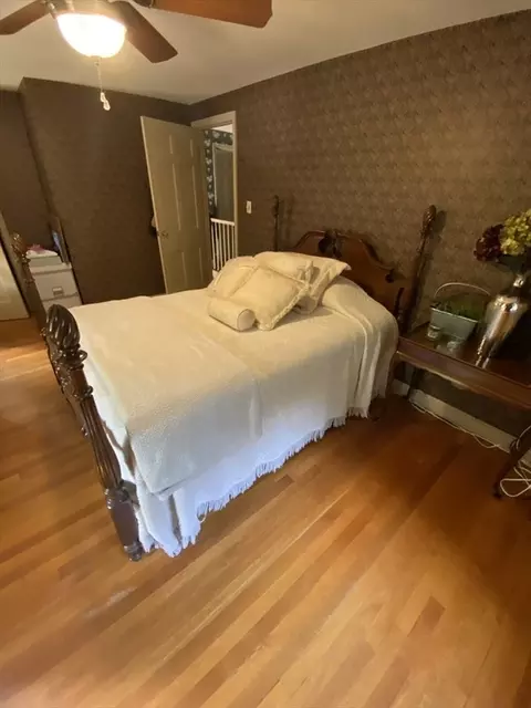 Bedroom - 94 Beeching St, Worcester, MA 01602 photo 5 of 8
