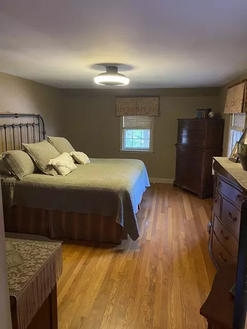 Bedroom - 94 Beeching St, Worcester, MA 01602 photo 2 of 8