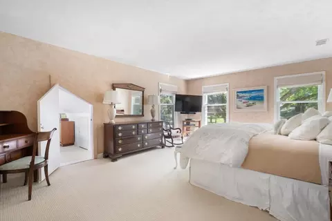 Bedroom - 125 Oxbow Rd, Needham, MA 02492 photo 3 of 6