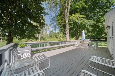 Exterior - 125 Oxbow Rd, Needham, MA 02492 photo 4 of 7