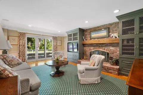 Living - 125 Oxbow Rd, Needham, MA 02492 photo 4 of 5
