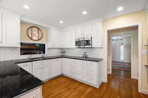 Kitchen - 125 Oxbow Rd, Needham, MA 02492 photo 3 of 5