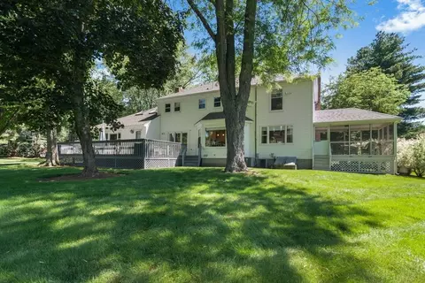 Exterior - 125 Oxbow Rd, Needham, MA 02492 photo 2 of 7