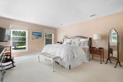 Bedroom - 125 Oxbow Rd, Needham, MA 02492 photo 2 of 6