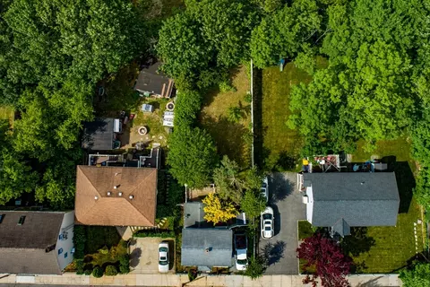View/Area - 452 Tecumseh St, Fall River, MA 02721 photo 1 of 3