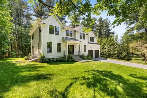 Exterior - 22 Constitution Rd, Lexington, MA 02421 photo 2 of 6