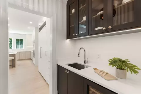 Entry Way - 22 Constitution Rd, Lexington, MA 02421 photo 2 of 4