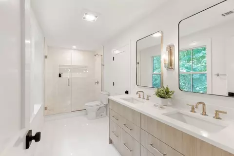 Bath - 22 Constitution Rd, Lexington, MA 02421 photo 6 of 6
