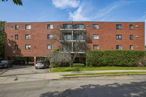 209 Riverview Ave #5, Auburndale, MA 02466