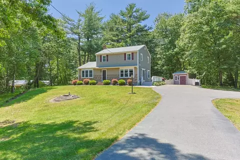 116 Elm St, Halifax, MA 02338