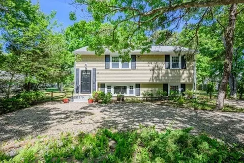 19 Maine Ave, Yarmouth, MA 02673