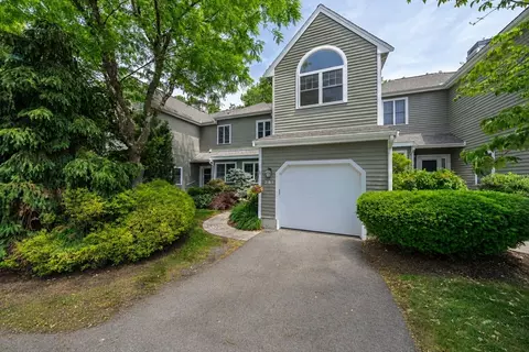 281 Bishops Forest Dr #281, Waltham, MA 02452