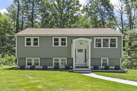 62 Queensland Rd, Billerica, MA 01862