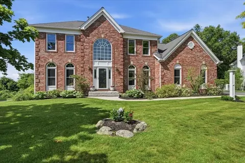 202 Rosemont Dr, North Andover, MA 01845