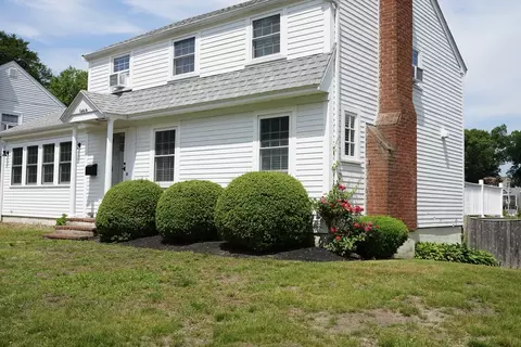 86 Abigail Adams Cir, Weymouth, MA 02191