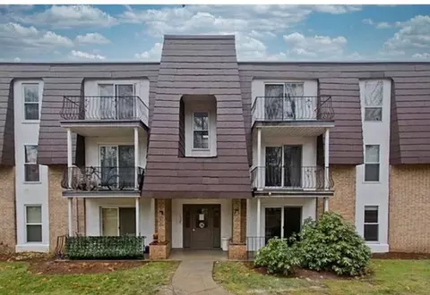 16 Shadowbrook Ln #14, Milford, MA 01757