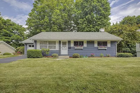 54 Portland St, Holyoke, MA 01040