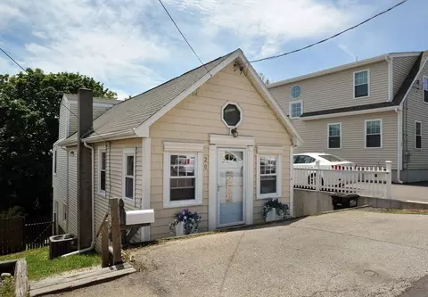 Exterior - 20 Hillside Rd, Hull, MA 02045 photo 2 of 3