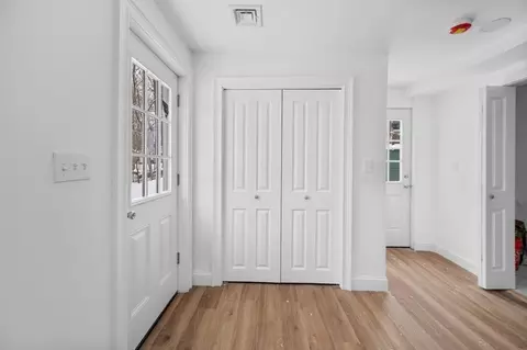 Entry Way - 18 Main St, Ashburnham, MA 01430 photo 2 of 3