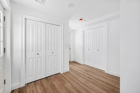 Entry Way - 18 Main St, Ashburnham, MA 01430 photo 1 of 3