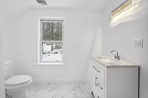 Bath - 18 Main St, Ashburnham, MA 01430 photo 3 of 4