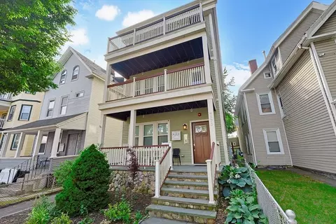 4370 Washington St #2, Boston, MA 02131