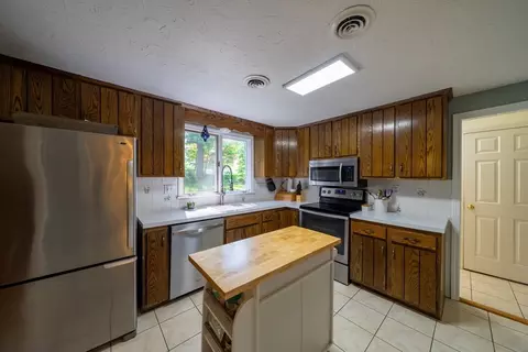 10 Trayer Rd, Canton, MA 02021 photo 2