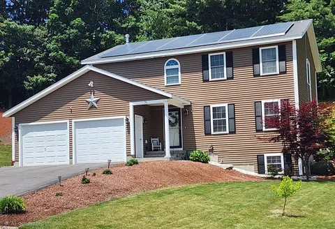 76 Brierwood Dr, Fitchburg, MA 01420