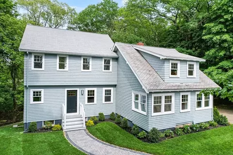 9 Brookside Pl, Winchester, MA 01890