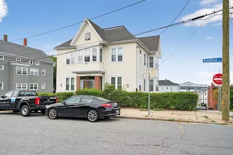 420 Bradford Ave, Fall River, MA 02721 photo 4