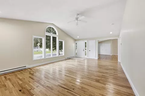 5 Kurtz St, Chicopee, MA 01013 photo 9