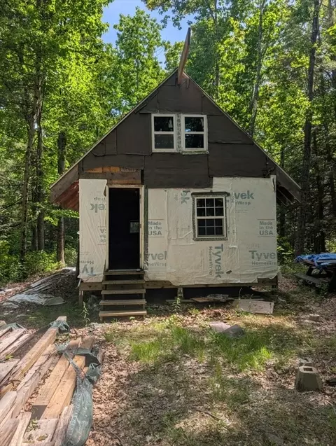 127 Round Hill Rd, Chester, MA 01011