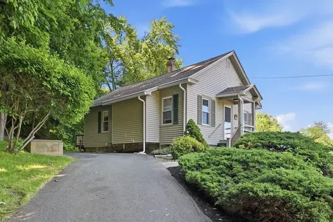 114 Field St, West Springfield, MA 01089