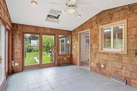 Exterior - 47 Fenway Dr, Springfield, MA 01119 photo 7 of 17